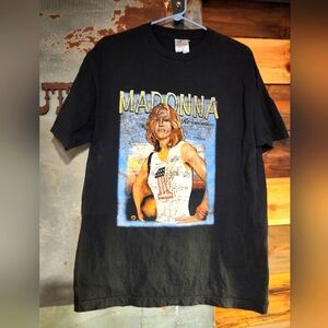 Vintage Madonna -Re Invention world Tour 2001 T-shirt Large